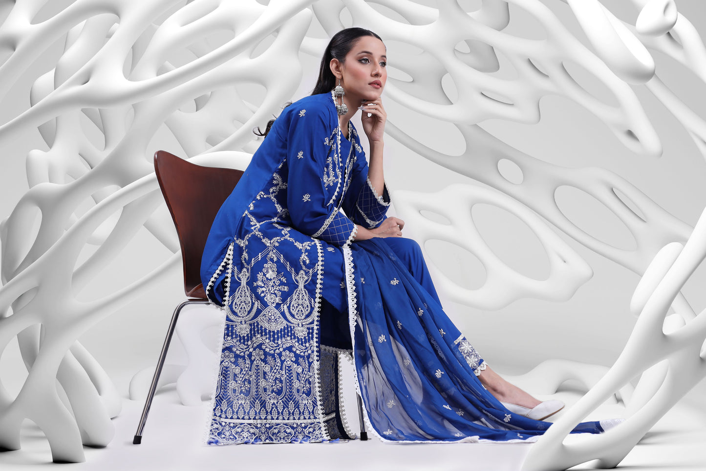 2199 – Ink Blue Embroidered 3-Piece Lawn Cotton Suit – Elegant Summer Wear