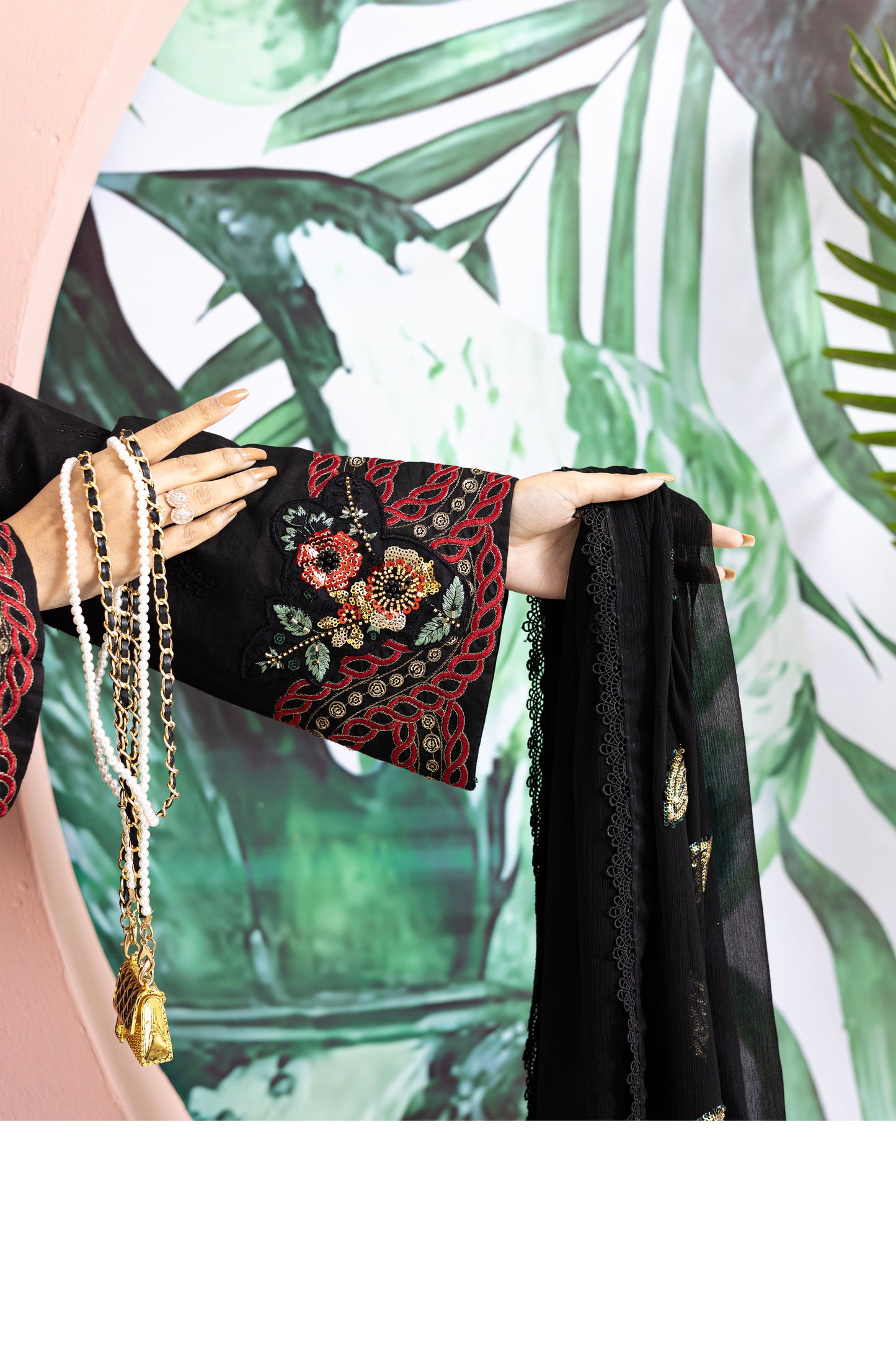 2259 – Black Embroidered 3-Piece Lawn Suit – Elegant Summer Wear